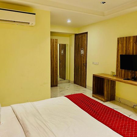 Hotel Goodluck House Near Terminal 3 Igi Airport Nueva Delhi Exterior foto