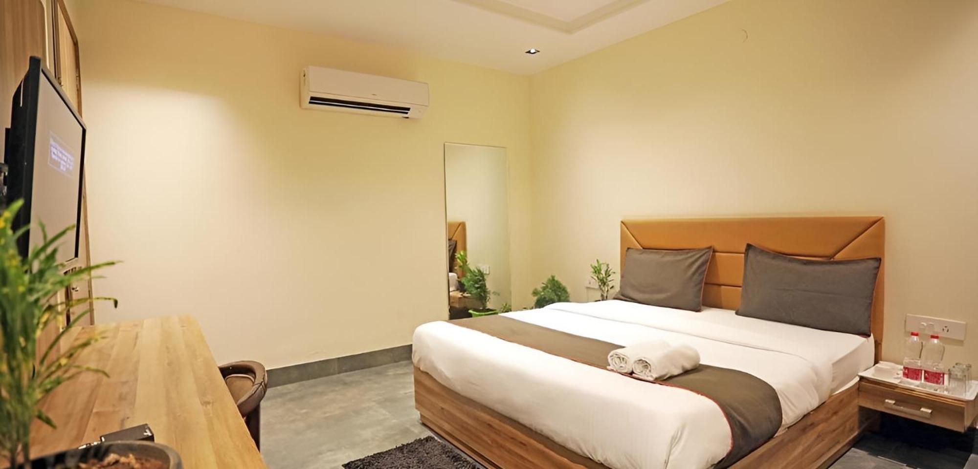 Hotel Goodluck House Near Terminal 3 Igi Airport Nueva Delhi Exterior foto