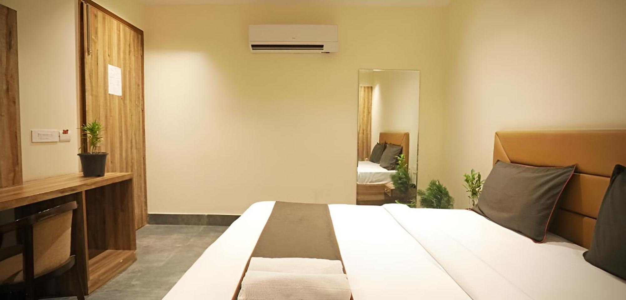Hotel Goodluck House Near Terminal 3 Igi Airport Nueva Delhi Exterior foto